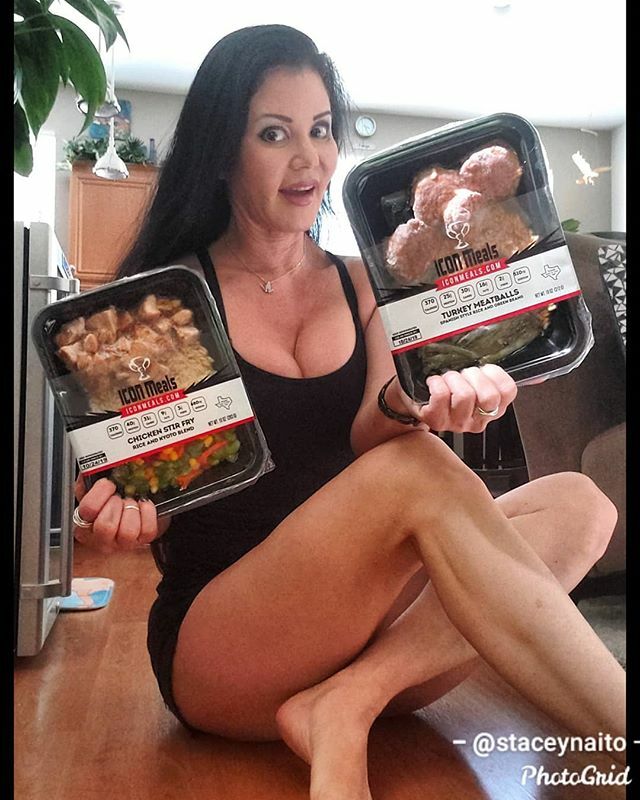 StaceyNaito's tweet photo. Gotta feed the machine!
@iconmeals ππππ
Use my discount code DRNAITO for 10% off whenever you order!
#IconMeals #macros #fitchick #noexcuses #IFBBProDoc #IFBBStyle #mealsonthego #breakfast #pancakes #mealsdelivered #fitness #protein #discountcode #β¦ https://t.co/0ddufr8K48 https://t.co/CjeVzV5wW6