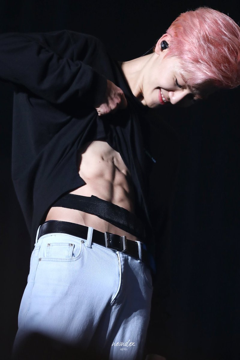 3บ้านนี้คือยืนซ้อนกันอยู่หรอ