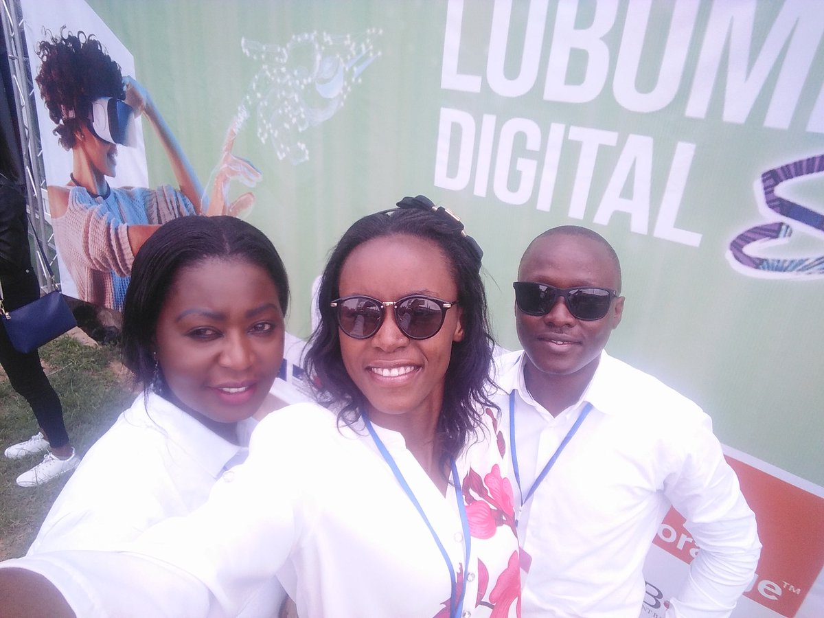 KabongoRachel1's tweet photo. #LDS ,le numérique au bénéfice du développement durable!!! La @FondationBomoko a été présente durant ces deux jours! L'occasion pour nous de sensibiliser et de montrer l'avantage du digital dans notre lutte! @DrPikaL1 @DNyamugabo @FemmesLeadeRdc @berryNUMBI @JeuneMondialeFr https://t.co/b4YPqN9sGa