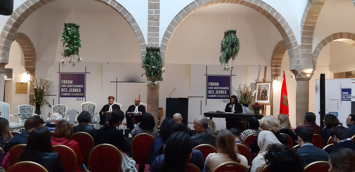 Faut-il obliger les gens à vivre ensemble ? On en débat en ce moment au Tribunal pour les Générations Futures ! #TGF #fejl2019
<a href="/AmbaFranceMaroc/">La France au Maroc 🇫🇷🇪🇺</a> <a href="/HeleneLeGal/">Hélène Le Gal</a> @IFMaroc <a href="/IPJdauphine/">IPJ Dauphine-PSL</a> <a href="/IsiCreations/">ISICreations</a>