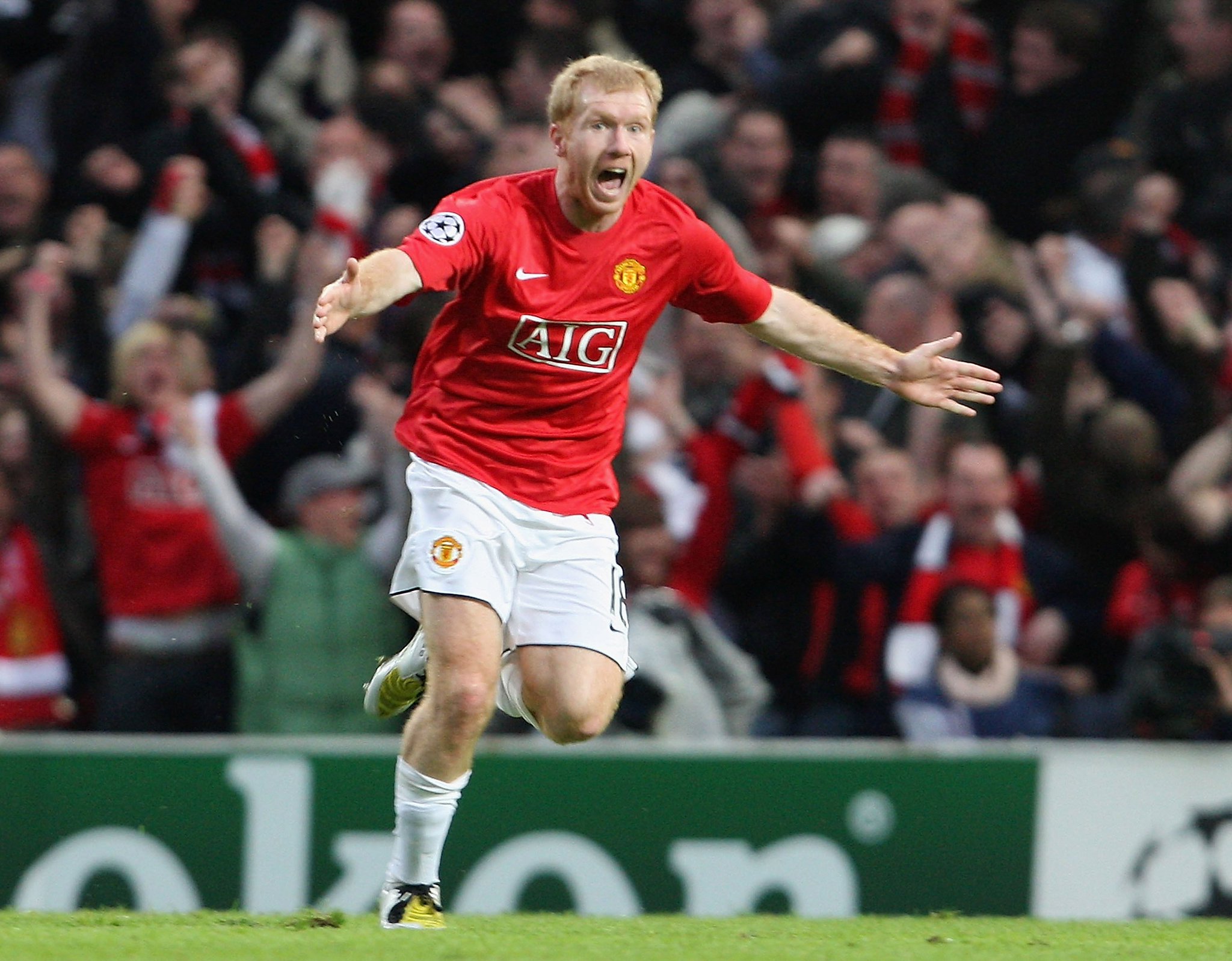 Happy birthday to the best midfielder that pl has ever seen, PAUL SCHOLES. 