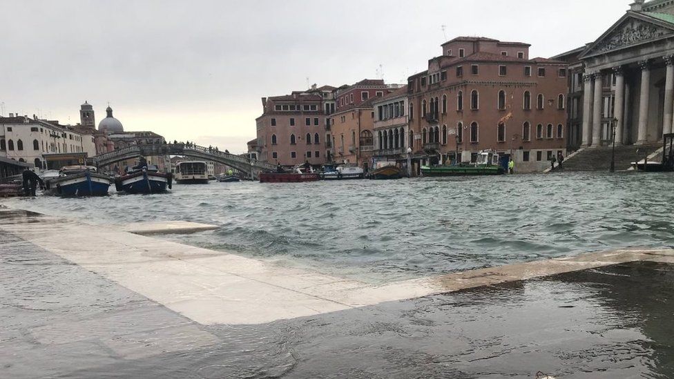 HILLINGAR's tweet photo. England flooding, Wales Snowing, Venice flooded, USA Freezes, Sydney forest fires; So many people affected, so many people helping. All of us feeling a bit helpless! 

#ClimateChange or just bad timing? #WorkingTogether is the future. https://t.co/ZVN9QJu24V