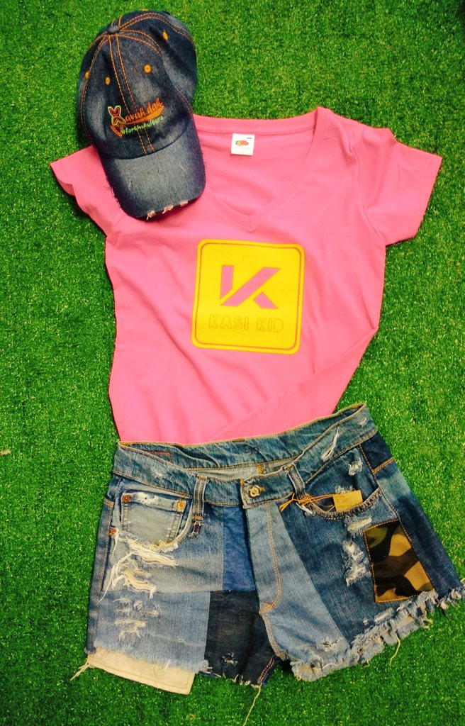 TBrandsStore's tweet photo. The Weekend Shandis 👣
#EkasiKid Tee R175 | #XavhaDah Cap R110 | Bum Shorts by #LimeEffects R600 https://t.co/0tDErKA6FN
