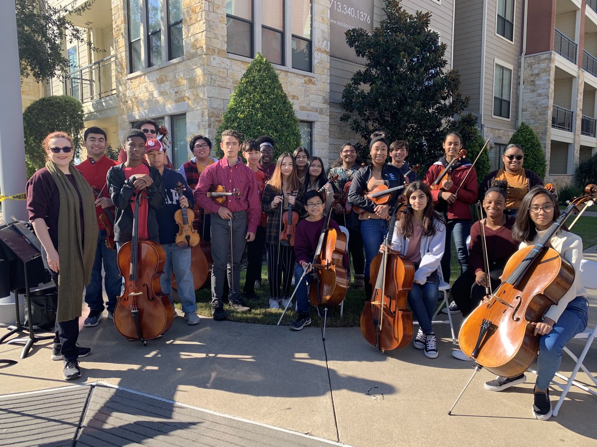 shark_strings's tweet image. Shark Strings ready to WobbleBeforeYouGobble!
⁦@ShadowCreekHS⁩ ⁦@AISDFineArts⁩