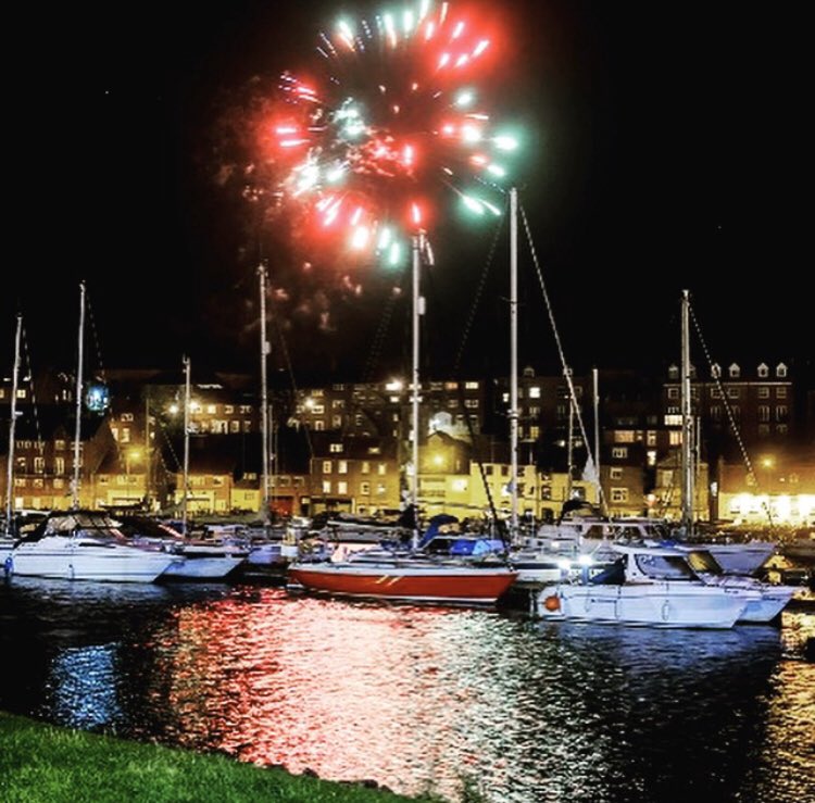 WhitbyXmasFest tweet media