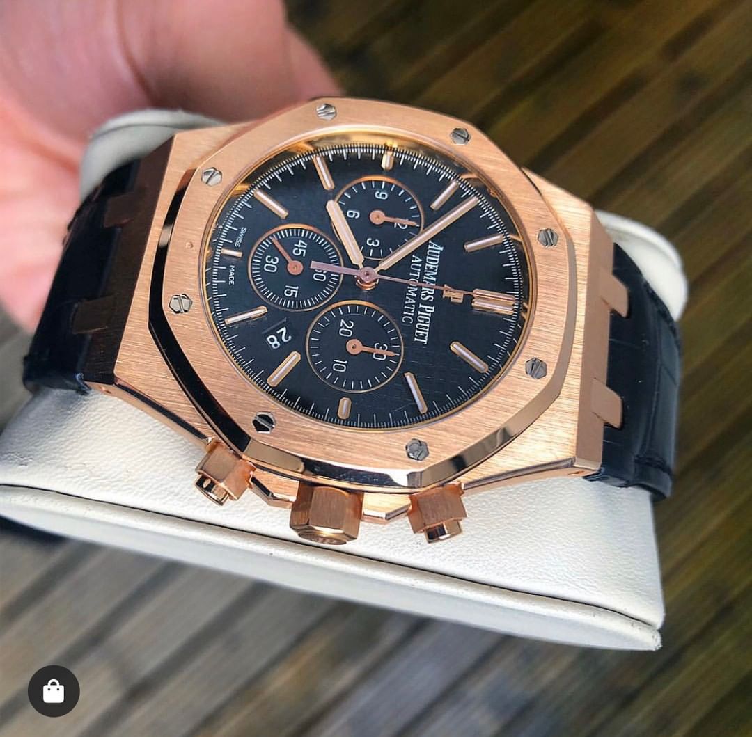 EpicureansWatch's tweet photo. AP Royal Oak Chrono 41MM Rose Gold π
Cheers Epicureans! π₯
Thanks @officialwatches for sharing!
_______________
#audemars #audemarspiguet #royaloak #timepiece #geneva #switzerland #swisswatch #iconic #model #iconicmodel #concept #amazingwatch #watch #watches #time https://t.co/kfawSoqbpl
