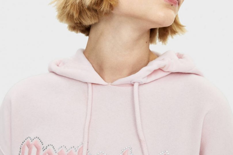 chicadelarmario's tweet photo. #Berska Chandal rosa #Cool y #barato con unas #sneakers
Bershka ha lanzado un chándal🏃‍♀️rosa pastel con sudadera #cropped con capucha y el mensaje «Maybe Baby» entre brillos. Rollo rapera 🧢 de Estados Unidos 🇺🇸
https://t.co/IBw5AtDP6O https://t.co/WZLWDvRY70