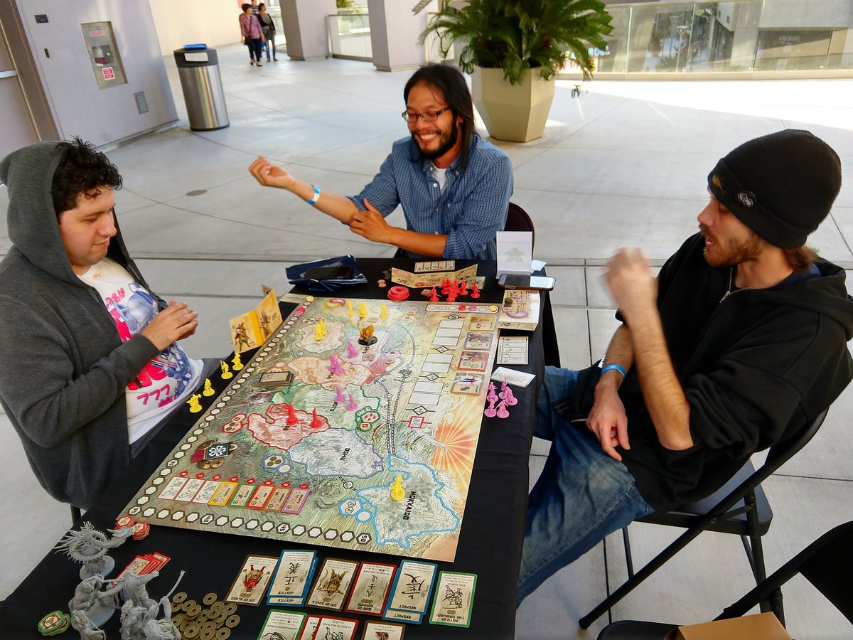 crazyboardshow's tweet image. Some ambitious beginner gamers tearing into Rising Sun

#boardgames #tabletopgaming #otakumarketgathering #asianculture #thesourceoc #geek #risingsun