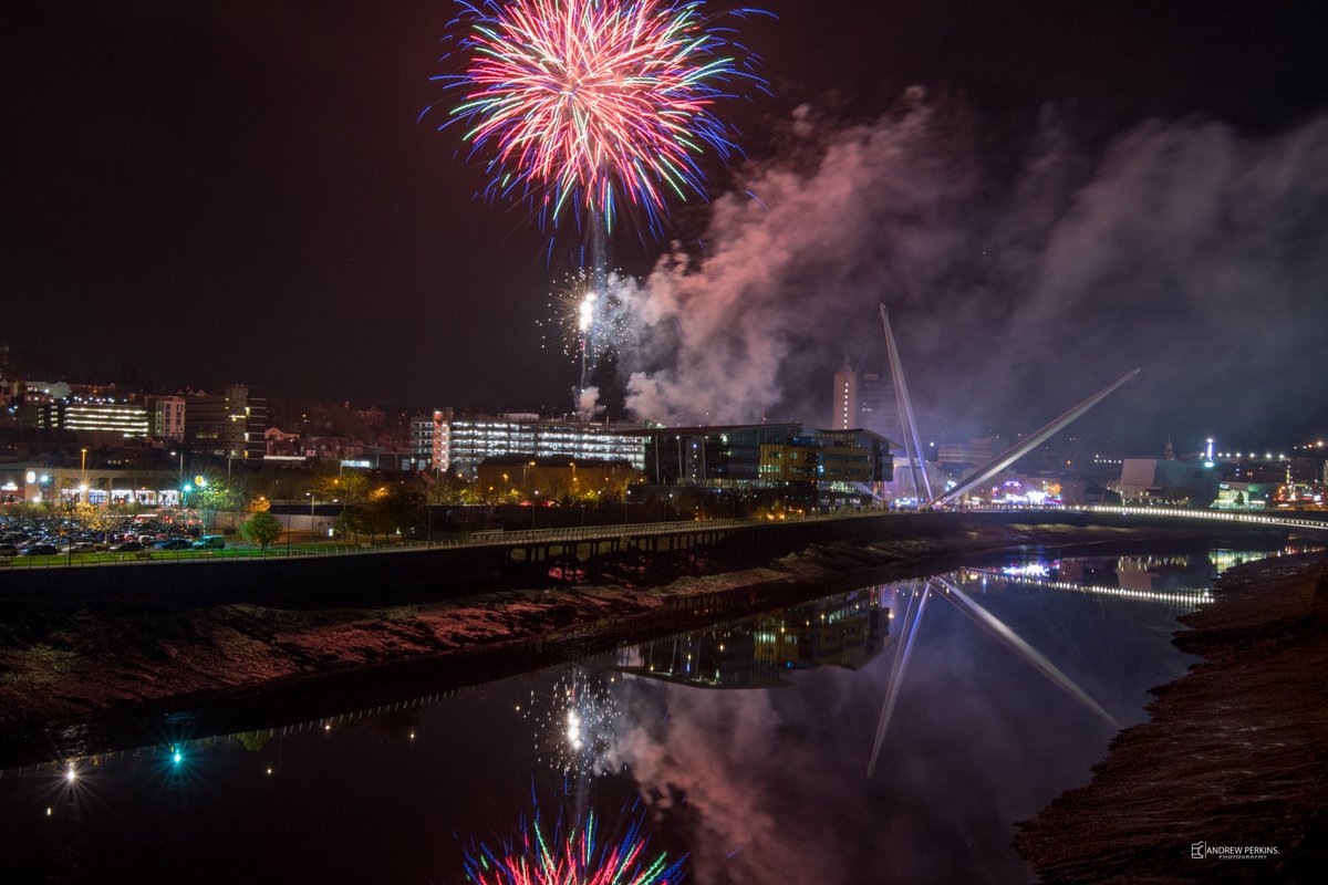 Fireworks display at Newport City Centre #ChristmasIsComing  #NewportAtNight  <a href="/walesdotcom/">This is Cymru Wales</a> @wonderfulwales <a href="/WalesOnline/">WalesOnline 🏴󠁧󠁢󠁷󠁬󠁳󠁿</a> <a href="/friarswalk/">Friars Walk Newport</a> <a href="/NewportPositive/">Positive Newport</a> <a href="/thenewporters/">Newport Rises</a>
<a href="/BBCWales/">BBC Wales 🏴󠁧󠁢󠁷󠁬󠁳󠁿</a> <a href="/ITVWales/">ITV Wales News</a> <a href="/visitwales/">Visit Wales 🏴󠁧󠁢󠁷󠁬󠁳󠁿</a> <a href="/visit_newport/">Visit Newport</a>
<a href="/npcityradio/">Newport City Radio</a> <a href="/NewportCouncil/">Newport City Council</a>
<a href="/southwalesargus/">South Wales Argus</a>