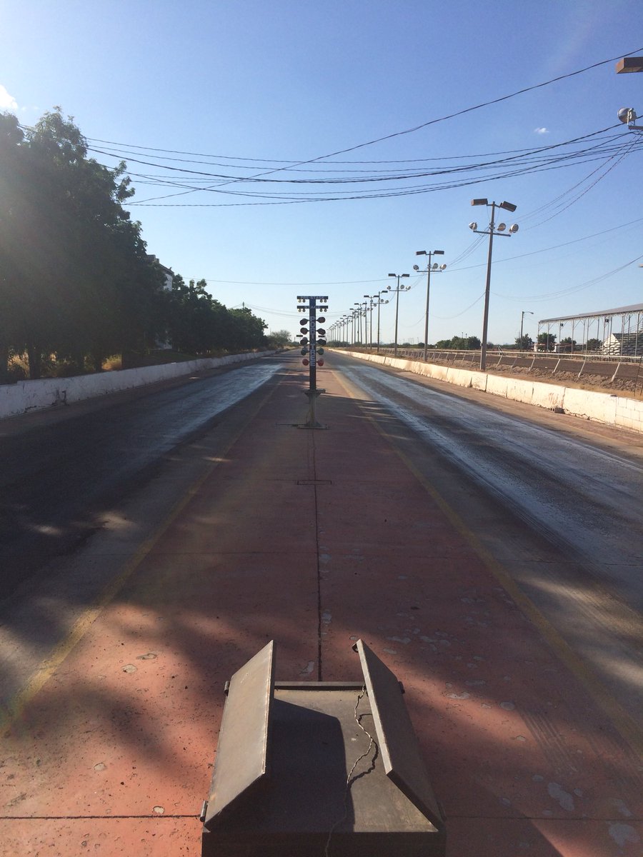 raulvillanueva1's tweet photo. Oficina del sábado... #BracketRaces #dragracing #dragracinglife #dragracinglifestyle #racecars #hermosillo #mexico #EstoNoEsParaRuinos https://t.co/BnxkOudLJK