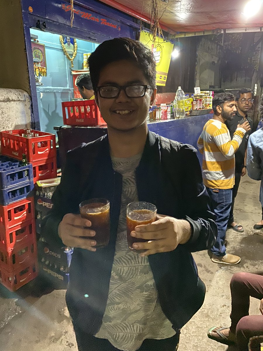 Finelychopped's tweet photo. Met a young Instagram reader of mine and aspiring chef, Rohan Das, who made my try the lovely masala cola at Regal Cold Drinks, estd 1979. A heady mix of orange soda, cola, masala. #JamshedpurFinelyChopped https://t.co/Vt7AthMK4a