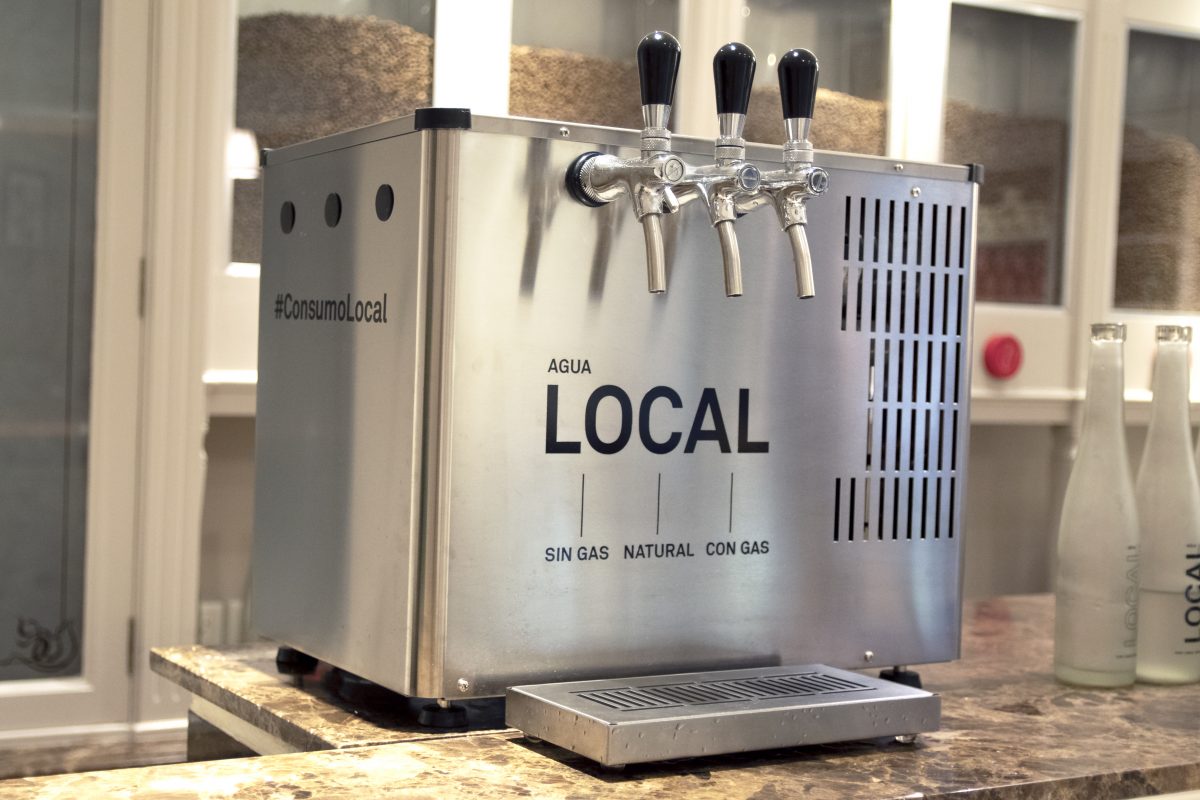 Agua Local, opción saludable al agua envasada en restaurantes. Lo comentamos en el Rincón Bon Vivant del programa Maquinación en AM770 Radio Cooperativa: radiocut.fm/audiocut/rinco… #RincónBonVivant #restaurantes #gastronomía #agua #sustentabilidad #reciclaje