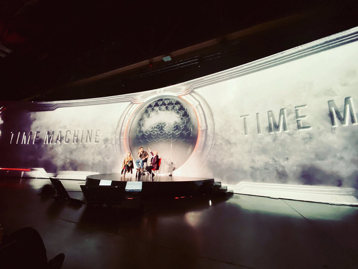CS_Freeland's tweet photo. AI conferences as a playground 💁🏼♀️ Yesterday I ran up on stage and gave the audience a play-by-play about a crazy trick the MC was doing lol #timemachine19 What is my life @SparkCognition https://t.co/YSBOZPieuv