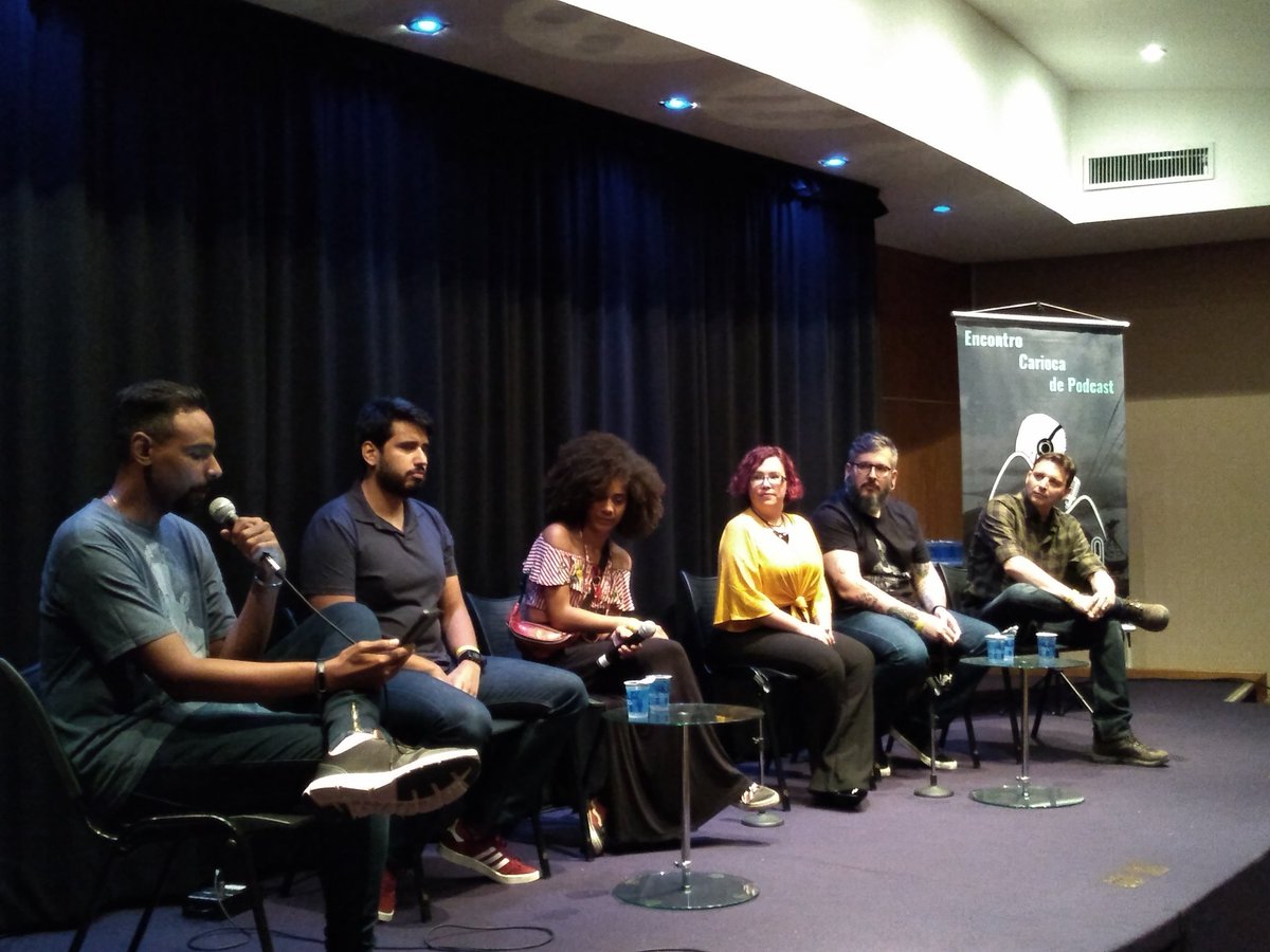 A @domenica_mendes arrasando no <a href="/EssaParadaRJ/">Essa Parada - Encontro Carioca de Podcasters</a>