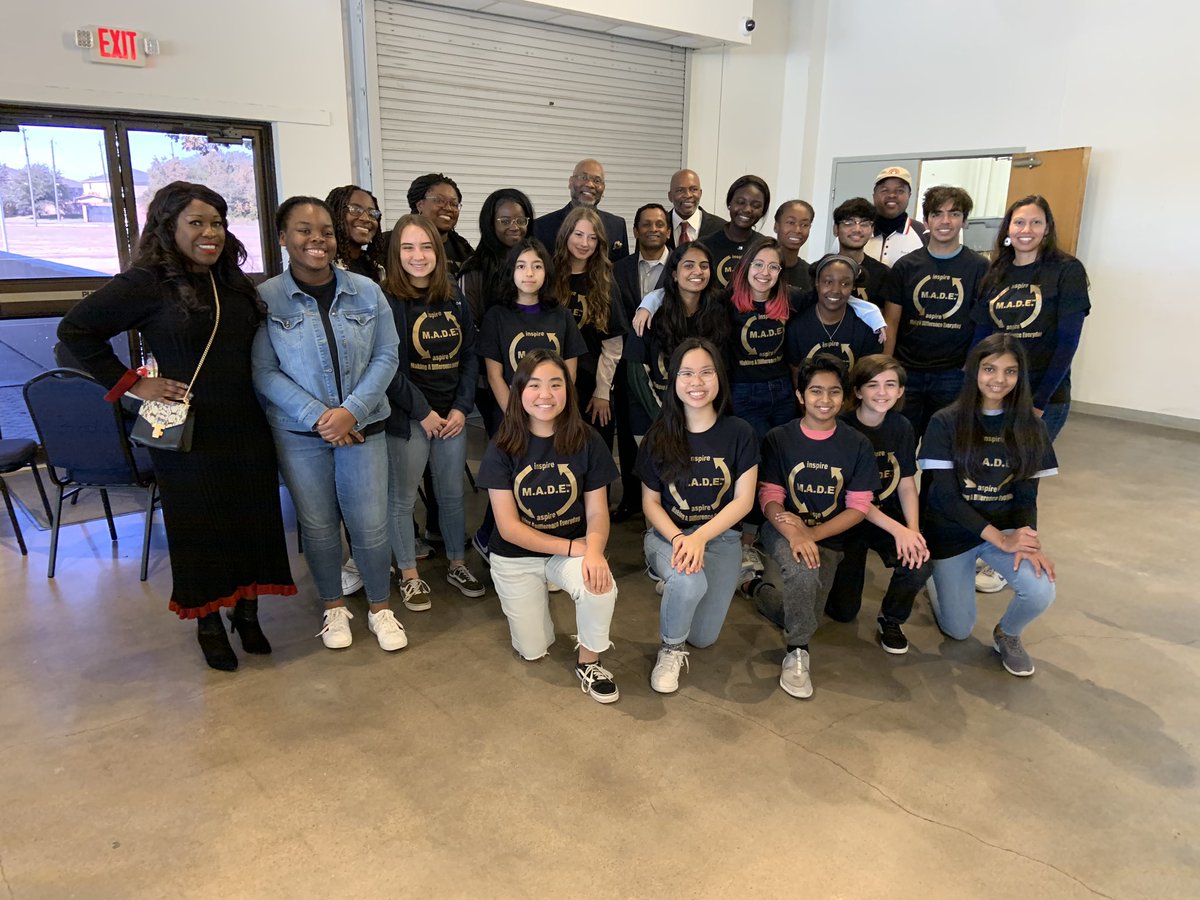 FBISD_GTA's tweet photo. Academy leaders from across the District joined forces with @MADE101org to serve and celebrate Veteran’s! It was an honor to serve! @FB_IBMA @elkinsengineers @DHSMathScience @DigitalMediaAca @MedSciAcademy @fbgsa @fbisdgt @QV_Raiders @FortBendISD #profileofagraduate https://t.co/rA8XofGv1b