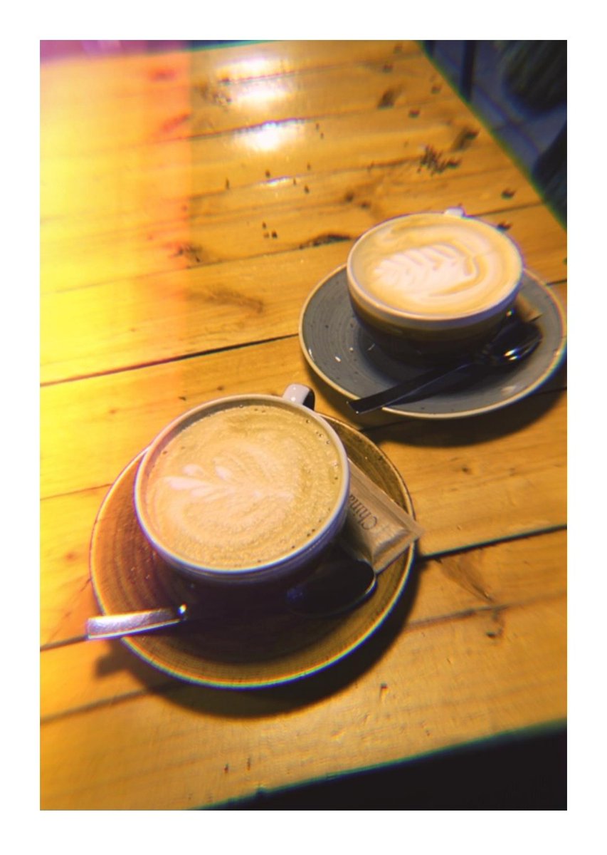 Hoy fue sábado intensivo de biblioteca (y café, que nunca falte el café) con mi <a href="/monicasandovalu/">Mónica Sandoval</a> ❤️📚💻🤓