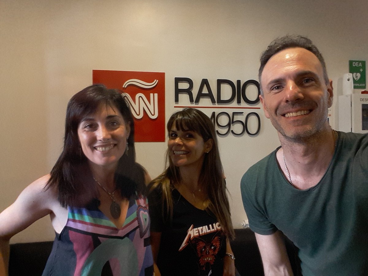 Con <a href="/MajoLezcano82/">Majo Lezcano</a> y Jorgelina Vidal haciendo CNN MEDIA TARDE