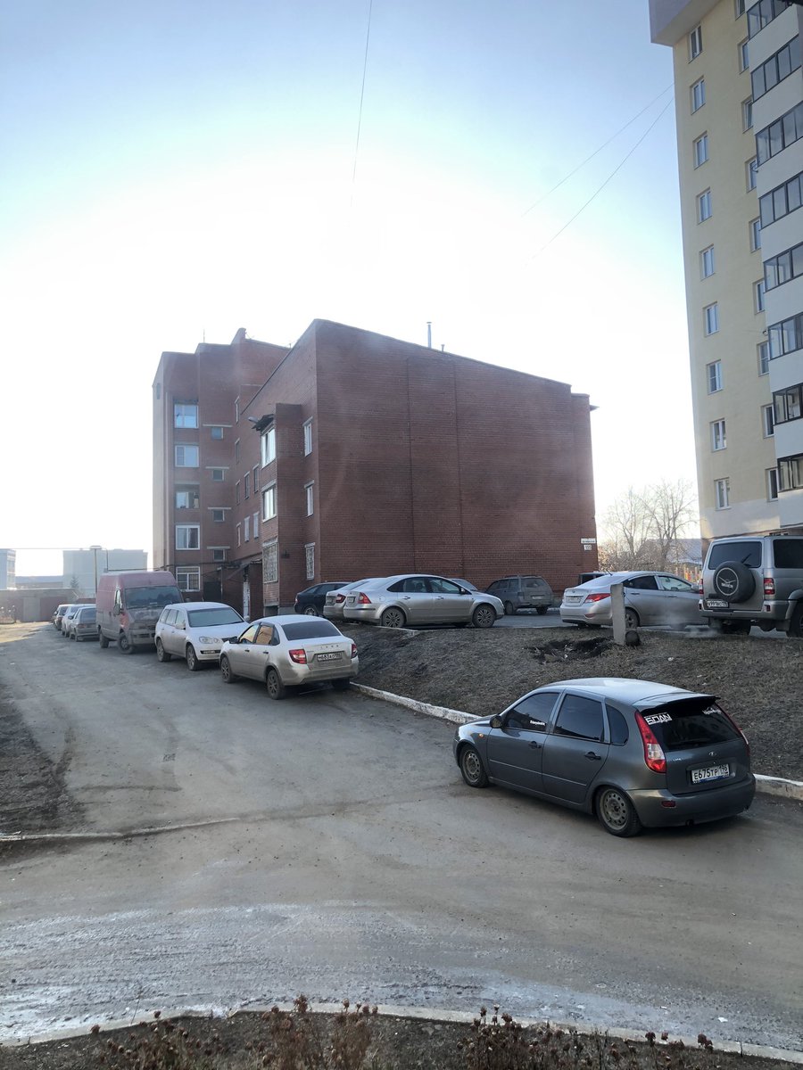 d_bedrin's tweet photo. Жизнь - хитрая штука. Как только ты научился хорошо играть в шашки, она решает сы��рать в шахматы.... https://t.co/1UKjYFd2Fa