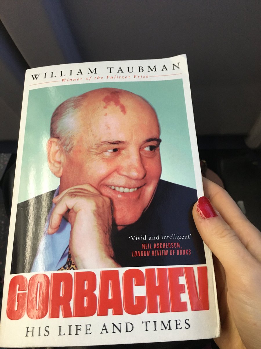 MearnsThomas's tweet image. Dropping another book in the bath really does remind me why I’m not allowed nice things. Alas poor Gorbachev, I was 260 pages away from knowing you well #bookfail @simonschuster