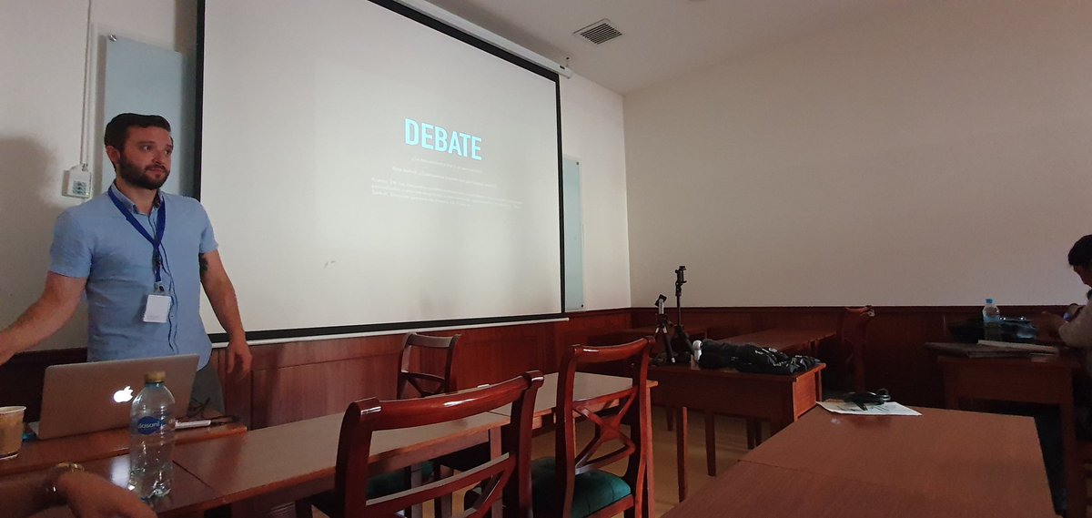debate19reporta's tweet photo. Empezaron los talleres del congreso #PerDebate19, varios de ellos en el edificio hayek de la USFQ.

El taller 4: "cool tool for mobile journalist" con Luid Daniel Luengo https://t.co/U4IlQZbPWi