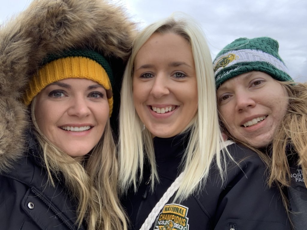 Holly_NDCorn's tweet photo. #scheelsgameday Bison Ladies! https://t.co/Sfw4YkTWoS