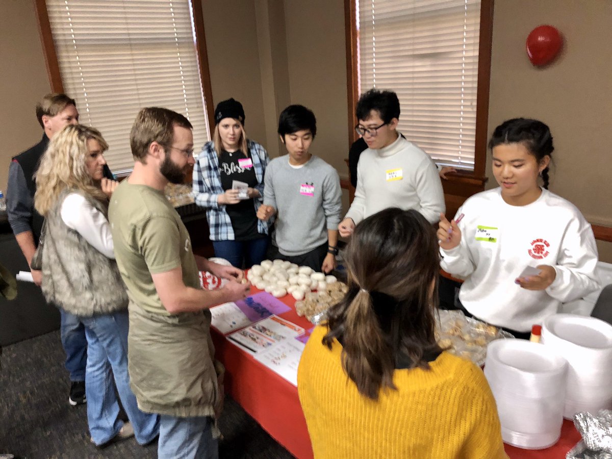 teamDogsHouse's tweet image. Not too late to go by the Student Center Ballroom and take part in the Japanese Festival. Thanks to @UCAIE for putting on a great event. They will be there until 5pm today!  @ University of Central Arkansas