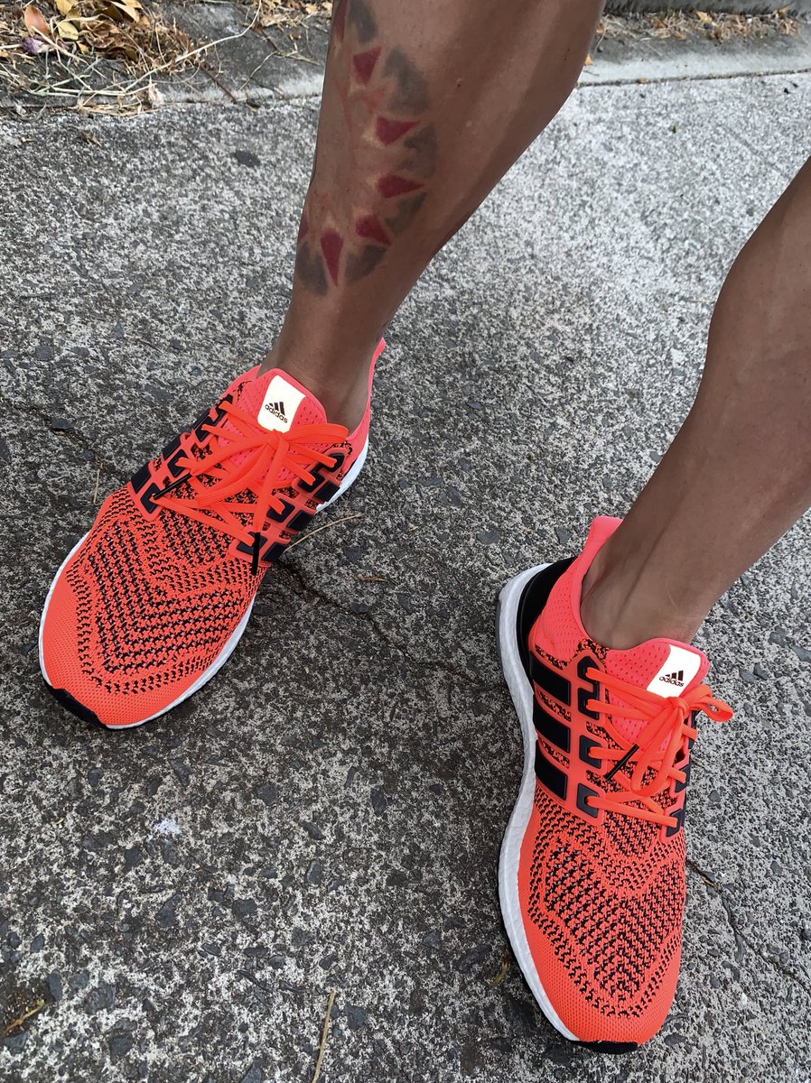 Islandsnkrs's tweet photo. ☄️☄️ #Adidas #Ultraboost #solarred 1.0 #dope #sneakers #brightaf https://t.co/UlaSZxEBPx