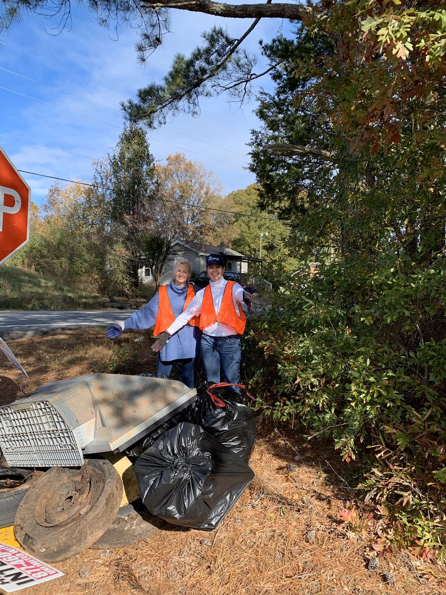 PamelaEvette's tweet photo. Back out for round two after this morning’s kickoff. Three tires, one large TV, and five jumbo bags of garbage on just one country road not to far from my home. Together we can do better, we can make a difference, one bag at a time. #GrabABagSC #CitizensNotCustomers https://t.co/pIQLCHt3uT
