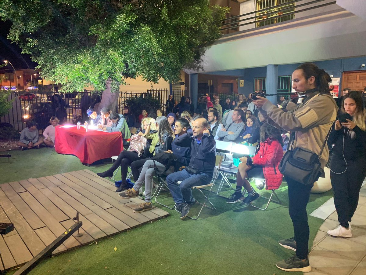 CentroDoctoral's tweet photo. Esta noche @auresus acompañado de la Subdireccion del Centro, @ritamendozasanc y otra enfermera del CS de Vecindario han participado en +URBAN Festival, donde jóvenes a través de la #música y letras #hip-hop entonan mensajes cargados de  #habitossaludables  #CSDoctoral https://t.co/O1Y8v96vbp