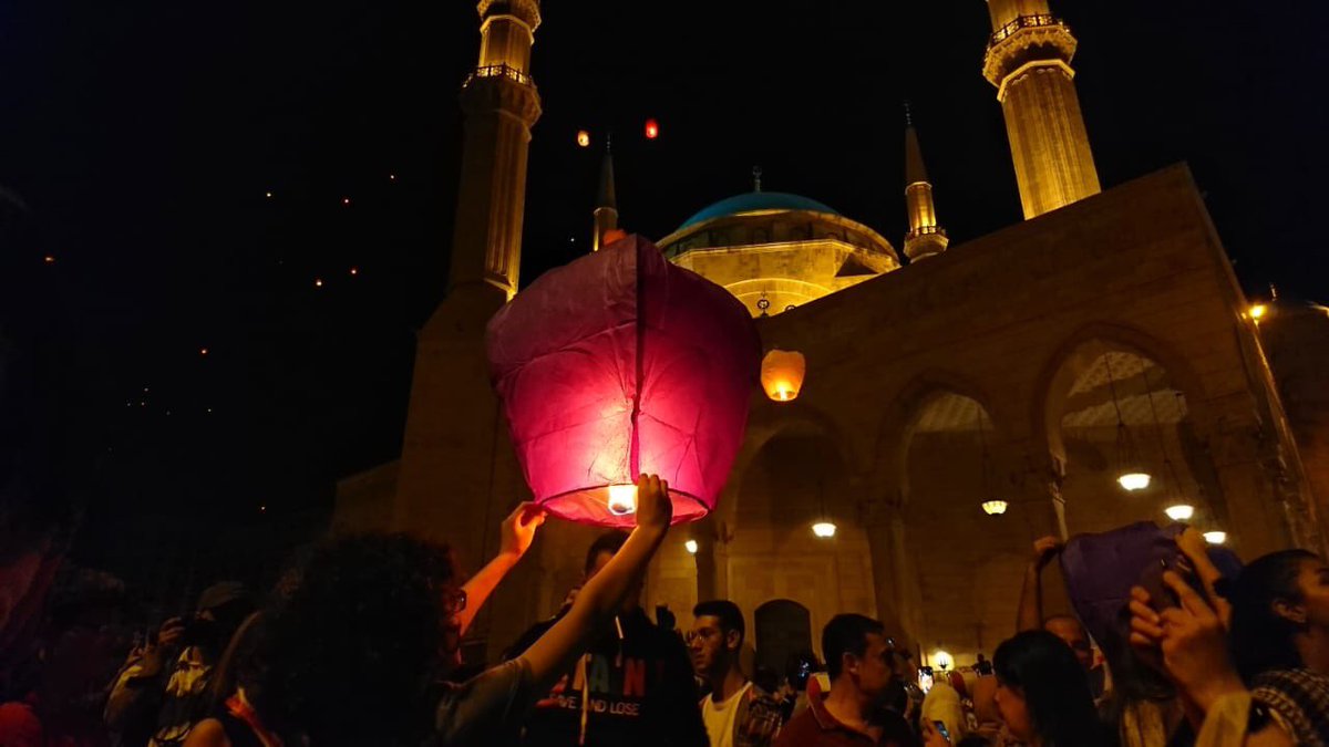 الشعب اللبناني هو الشعب الوحيد الذي أسقط رئيس حكومة قبل تكليفه !

#لبنان_ينتفض ✌🏼