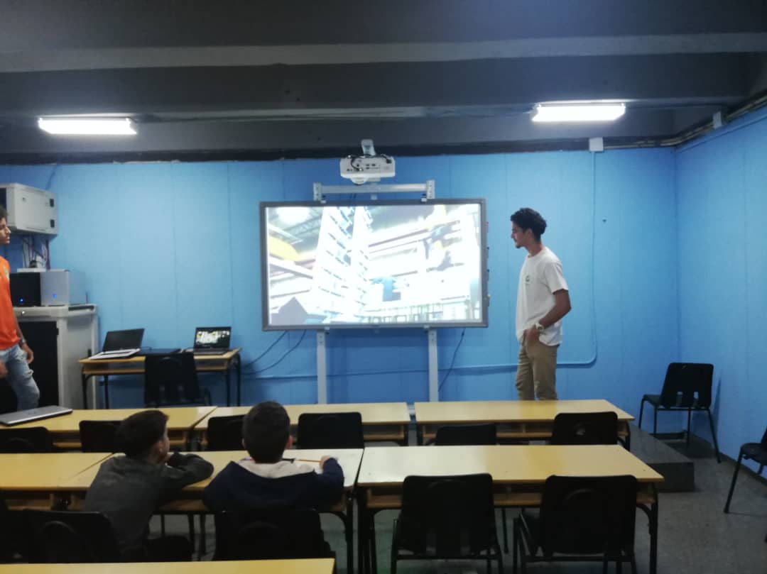 grmCujae's tweet image. Y los chicos del #CursoRobótica @ArtecKokusai también recibieron su primera clase.
@DiazCanelB @PresidenciaCuba @AAB_Cuba @modesto_gc @DrRobertoMOjeda @DanhizDP