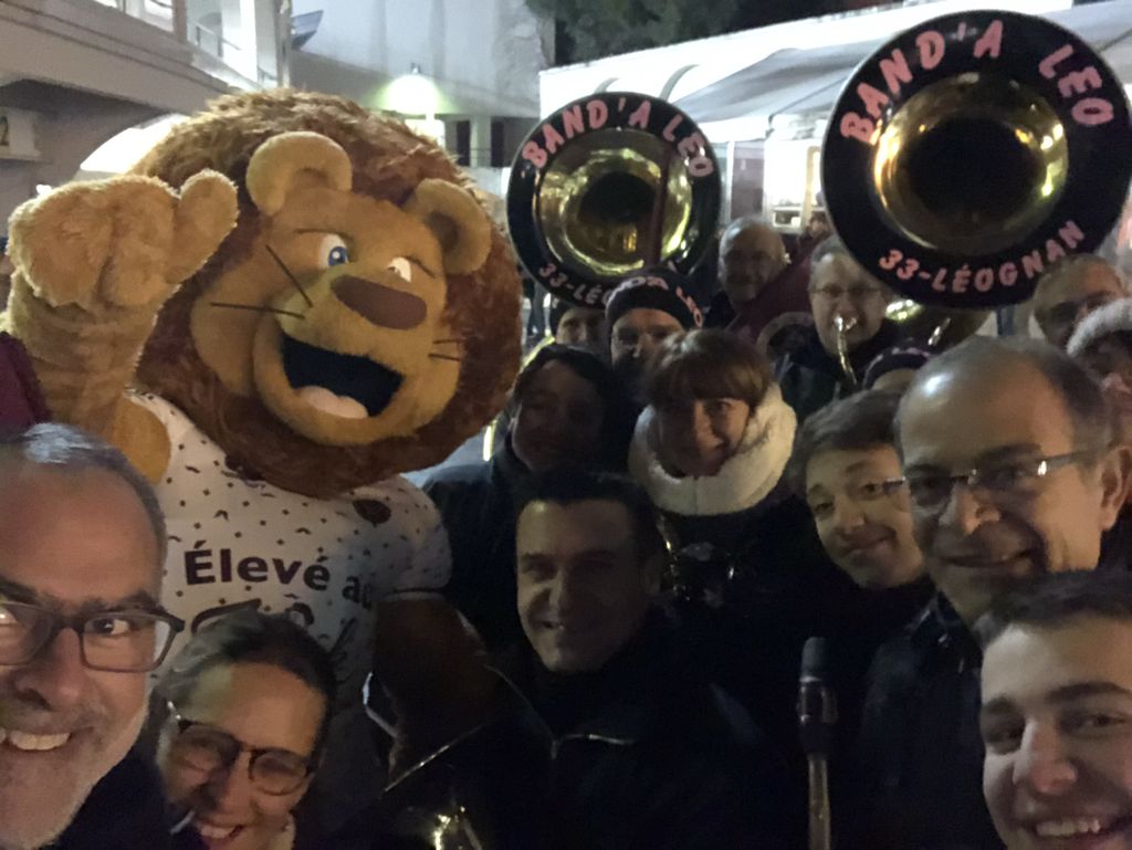 bandaleo's tweet photo. En place pour le crunch ! #Iloveubb #challengecup #ubbwasps #bandaleo #ubbbanda https://t.co/R4F9PXG3ao