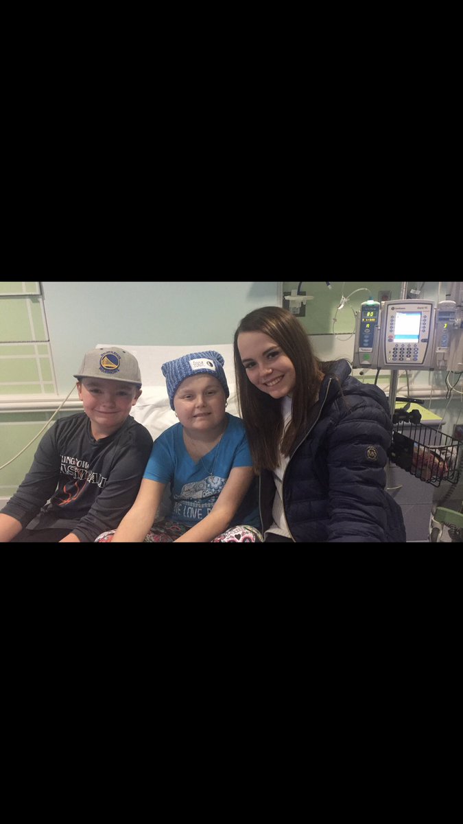 DelaneyyJones's tweet photo. and after 5 1/2 years, 2 diagnosis’s, and one partial lobectomy... my little sister has FINALLY beat cancer!🎗🧡 god is good🙏🏼 #leukemiasurvivor https://t.co/XmdvyG8X1W