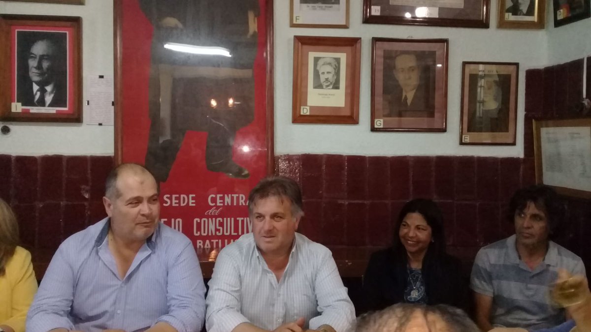 MercedesSilvaB's tweet photo. Reunión en la casa del Partido Colorado, en una gran charla multicolor . El diputado @GabrielGianoli nos invita a militar y a seguir por este camino de la unidad!!! "Entendimos que vamos a cambiar la realidad entre todos, esa es la invitación para este 24 de noviembre" https://t.co/Axc5T1eYOU