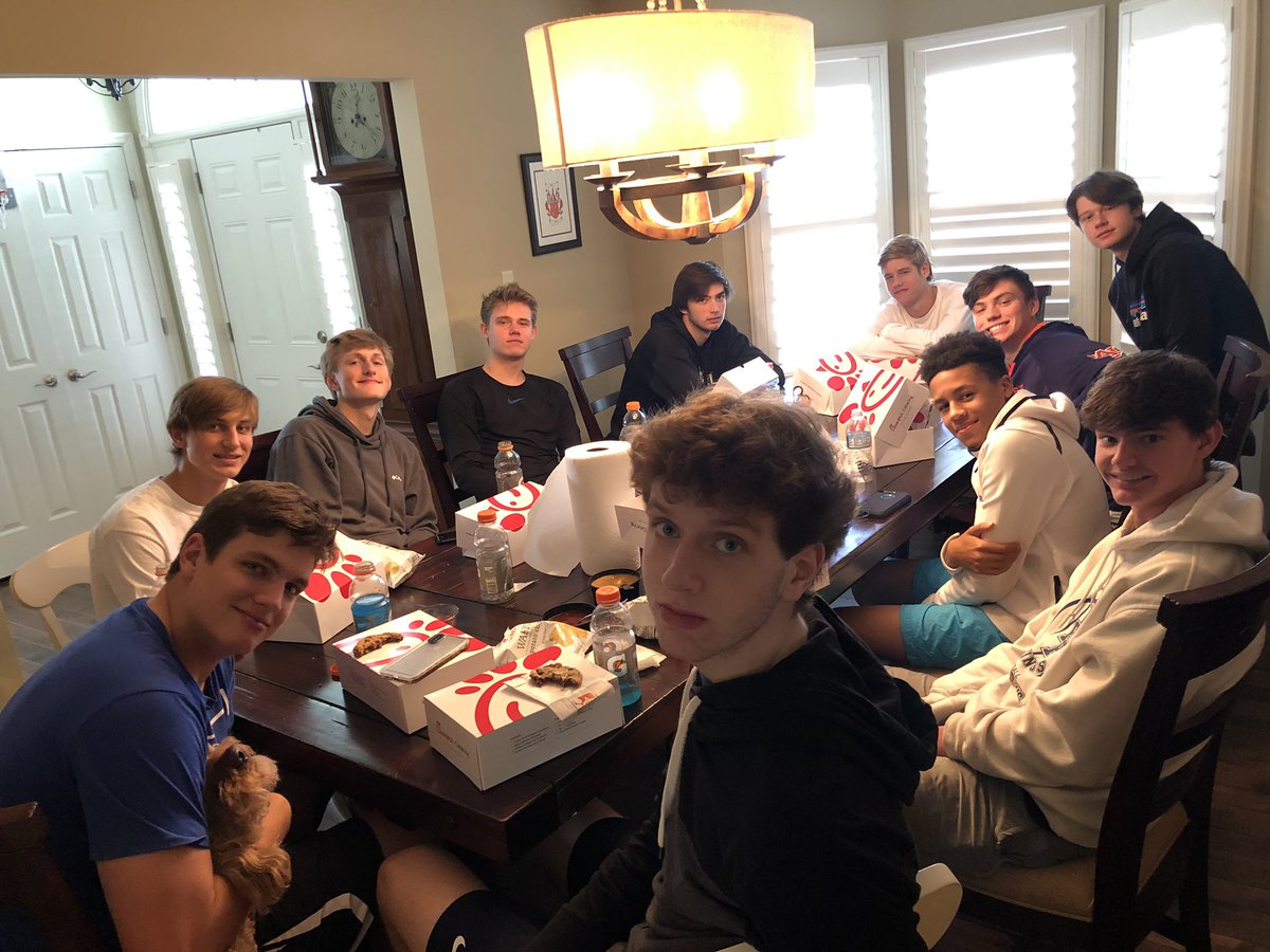 FHHSVikingHoops's tweet photo. Here is your 2019-20 Varsity 🏀 squad. Practice, team meal @ Scharks &amp; volunteer at the can food drive for O.A.S.I.S food pantry... ready for the jamboree Tuesday! @FHVikings https://t.co/nmprqkjTJc