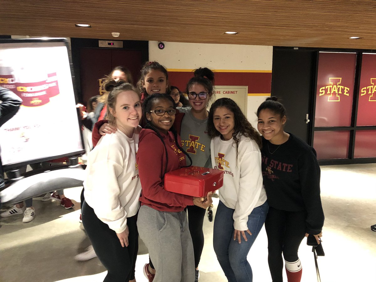 CycloneGYM's tweet photo. Take a look at our student-athletes helping with #CyCans this weekend at the @CycloneVB and @CycloneFB game! #cyclonesgiveback https://t.co/tzeTWLSvys