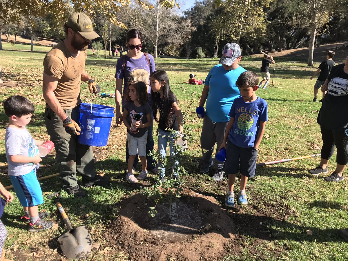 krystlemmiller's tweet photo. A beautiful November day at Felicita County Park planting trees, hiking, and getting to know the local reptiles! This is an @eusd exclusive program all thanks to Nature Collective. I can’t wait to see our tree grow! @SD_Nature #EUSDSTEM #enviroed #cangss #thisisEUSD #bestdayever https://t.co/YS6LgdVtyr