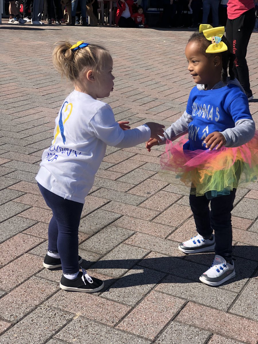BrigitteQuinon4's tweet photo. The amazing support system Aryanna has with @AldineISD employees. They came and walked with her at the Houston buddy walk honoring individuals with Down syndrome! OT therapist were there and so was her teacher @morson_marie thank you @Keeble_AISD @DrA_Marshall @drgoffney https://t.co/0D2nm6xfcm