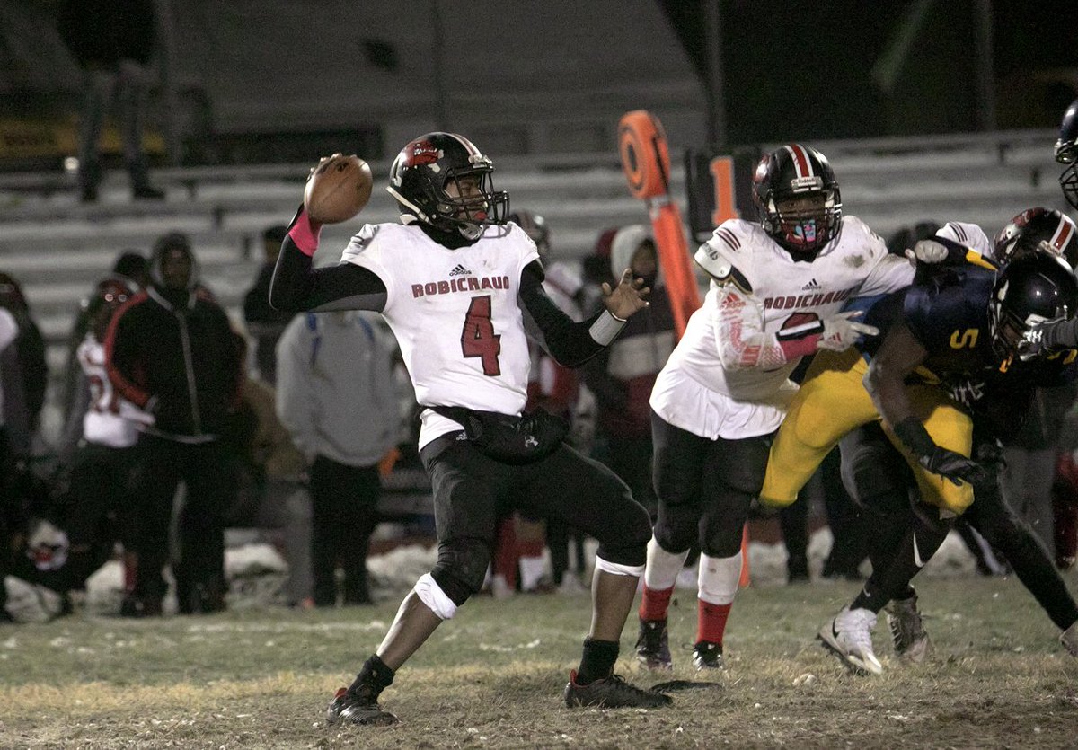 MiPrepzone_DPG's tweet photo. FOOTBALL #Robichaud @robifootball falls to #Denby @DenbyFootball in regional final w/ PHOTO GALLERY @RobiAthletics
https://t.co/Ynd87qf0Ck https://t.co/pQ8OYQ5a3k