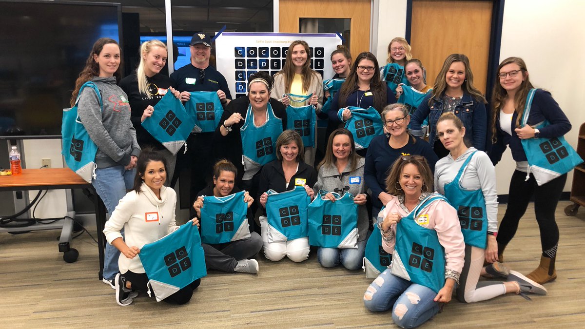 jzwvu07's tweet image. 💻🌟Spent the day with this energetic and excited group of WV Educators now ready to bring CS into their classrooms and move #WVForward thanks to @codeorg and @CodeWV! #teachcode #codewv @TeachCode