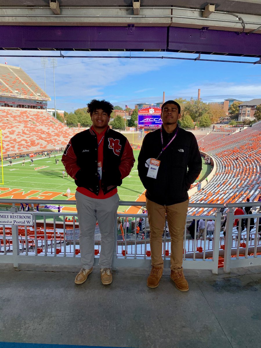 coachpoteat's tweet photo. Thank you @ClemsonFB for hosting @MiddleCreekFB 2020 prospects @SHolland2021 and @quincylpugh8 https://t.co/xK1pYXprxU