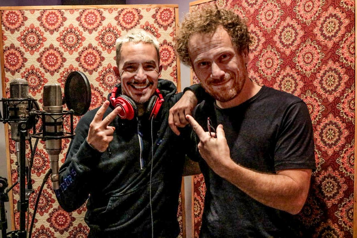 Recuerdos de la grabación de "Aterrizar" junto a <a href="/emmahorvilleur1/">Emmanuel Horvilleur</a> 
¿Ya lo escuchaste?
Dale play en <a href="/SpotifyARG/">Spotify Argentina</a> --> open.spotify.com/track/5yjFmEFV…