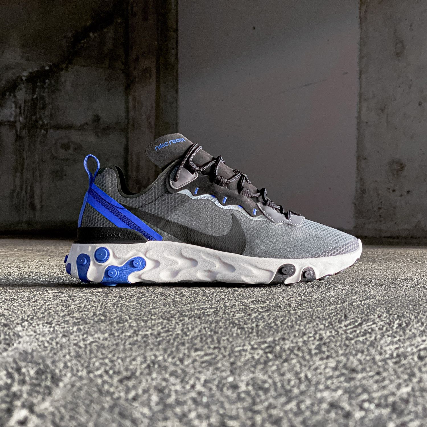 Nike react element clearance 55 black and blue