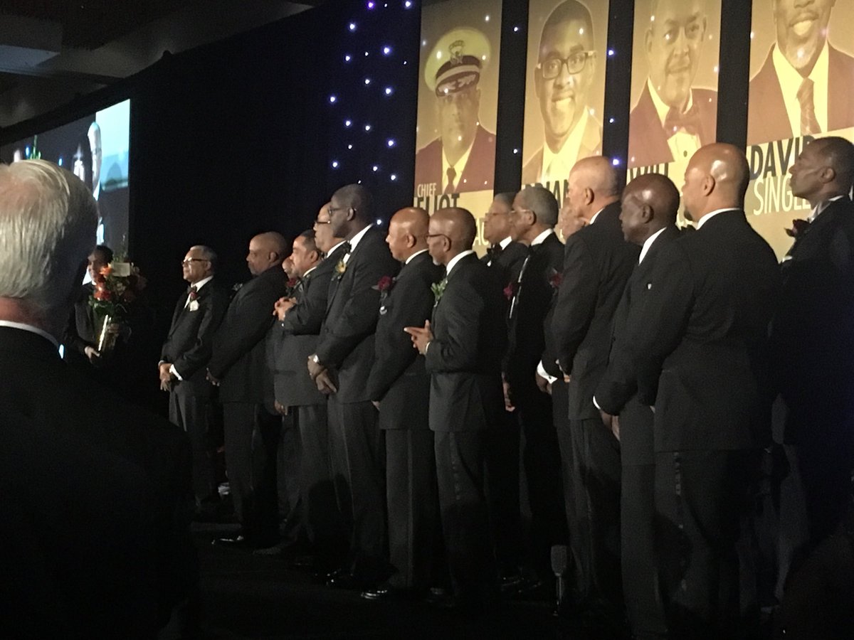 ProfessorDeb08's tweet image. Men of Honor at tonight’s 10th celebration #MOHSalute19