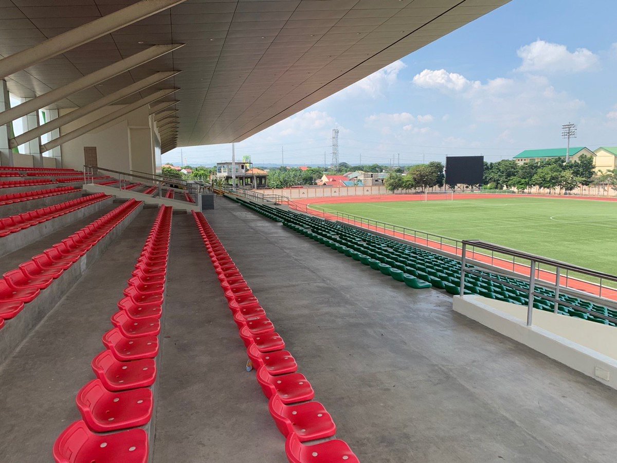 LetouVN's tweet photo. Admin đi khảo sát mặt sân Biñan - Nơi diễn ra các trận 
25/11/2019 : Việt Nam vs Brunei
28/11/2019 : Việt Nam vs Lào
05/12/2019 : Việt Nam vs Thái Lan
Sân có 3800 chỗ ngồi và không biết AE Việt Nam sẽ chiếm bao nhiêu ghế đây nhỉ 👏

#Letou #SeaGame2019 #SeaGame30 https://t.co/oVUQs9G30w