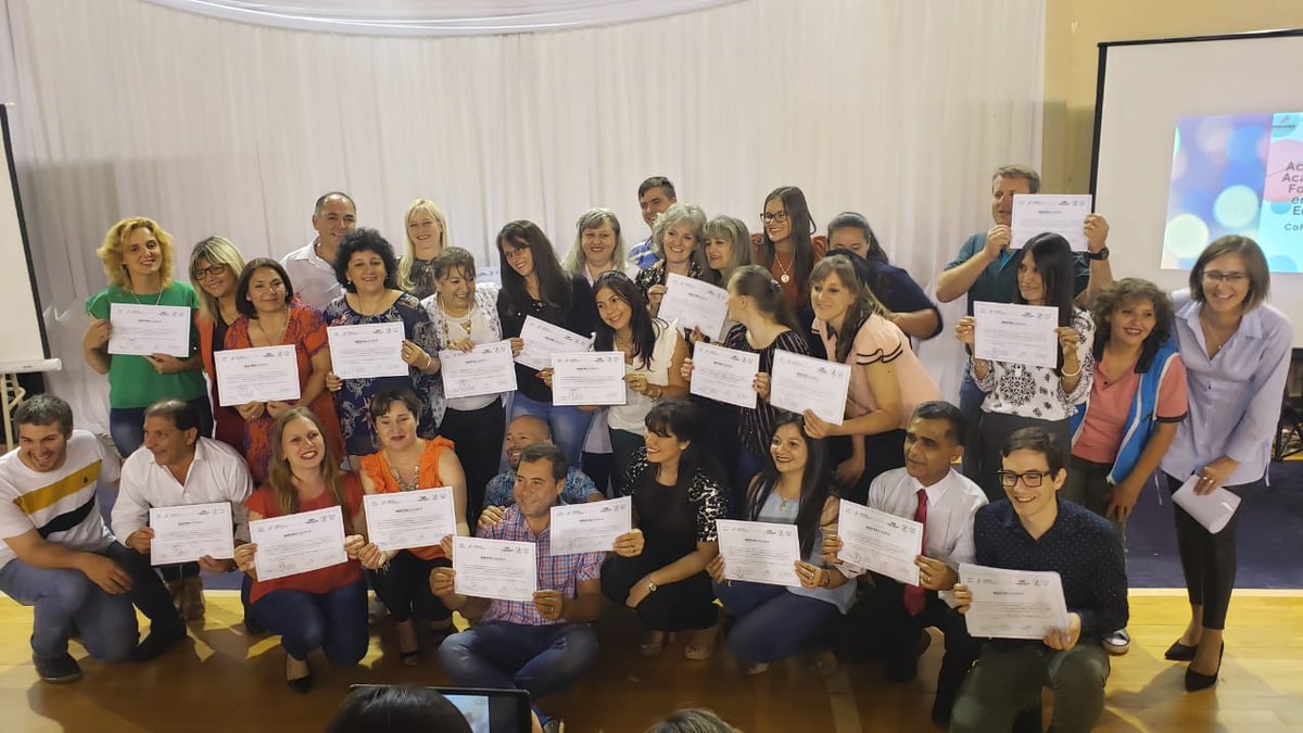 lamsebas15's tweet photo. Entrega de certificados en Actualización y Gestión Educativa cohorte 2018
Felicitaciones a todos los que hicieron posible este proyecto "capacitaion gratuita y en servicio"#Misiones #educpublica Gracias!!! @mariluleverberg @udpm_misiones @ivonneaqui @passalacquaok https://t.co/etMwglUMw4