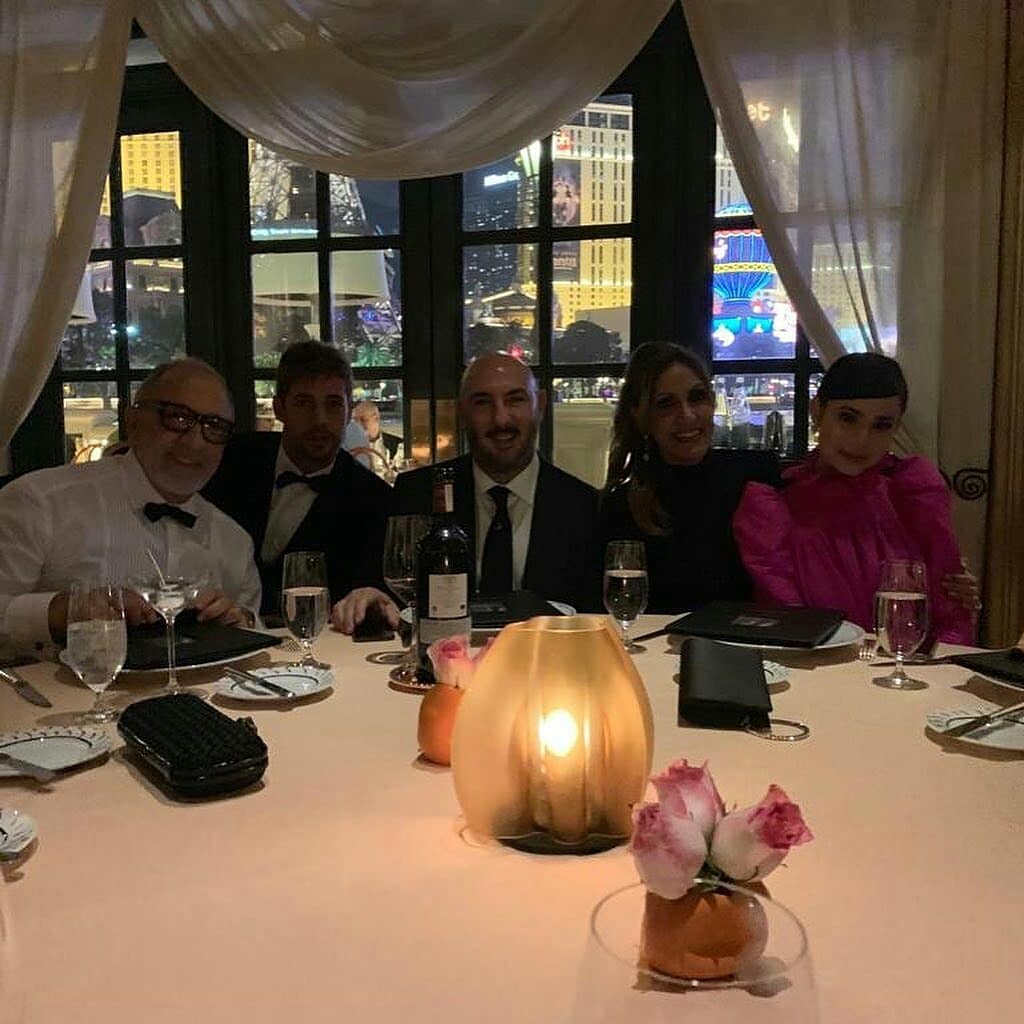 𝐖𝐢𝐥𝐥𝐢𝐚𝐦 <a href="/willylevy29/">William Levy</a> en los Premios Latin Grammys en Las Vegas, Nevada.
#WilliamLevyEnLosLatinGrammys