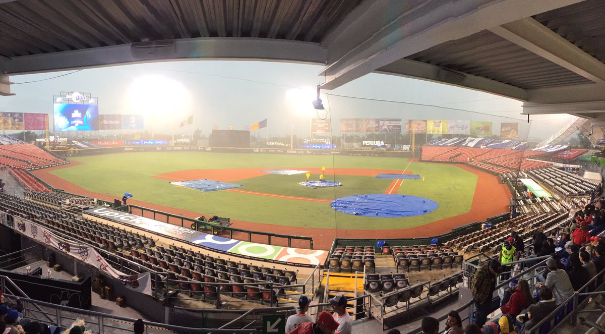 jamespasaporte's tweet photo. Primer juego de #Beisbol en mi vida @charrosbeisbol https://t.co/BzymbysE1f