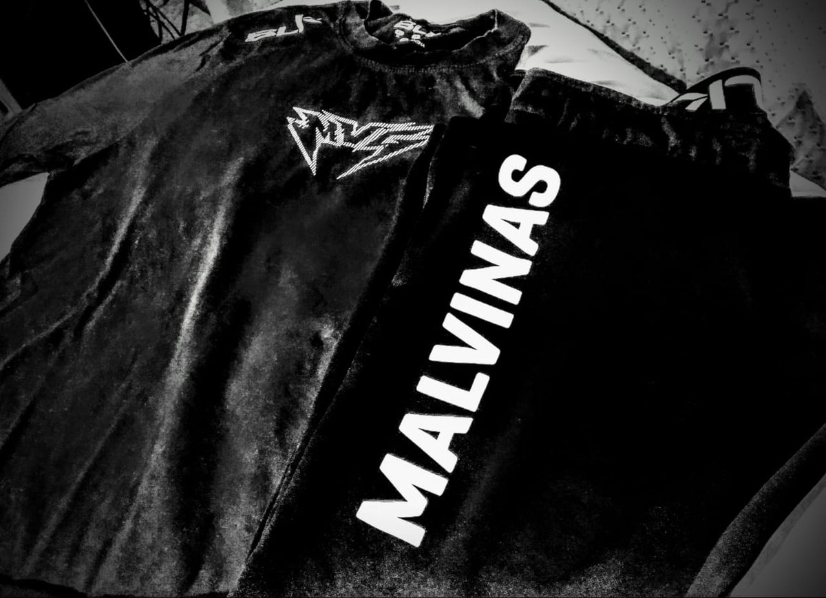 📣Super Sorteo 2019📣

✔Camiseta Oficial 2019
✔Pantalon Oficial 2019
✔Remera Urbana MvG

Seguir a MvG en Instagram y Twitter, arroba a 2 amigos en esta publicacion.
Sortea el 6 de Dic. en vivo por el canal de @Solcito_Army
-valido 🇦🇷 🇲🇽
-📸Follow👇

instagram.com/malvinas_gaming