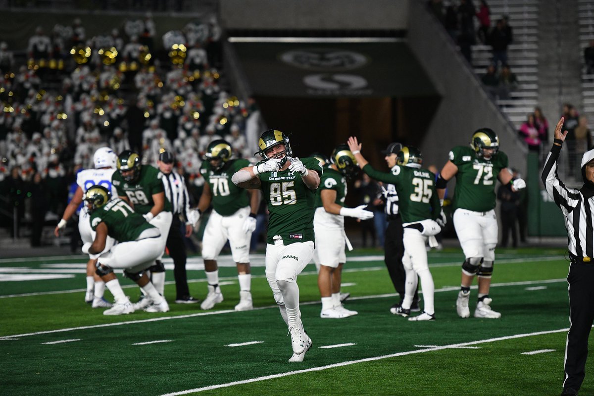 CSUFootball's tweet photo. 📸 Touchdown Frames

@mcbtrey on the backside screen!

#EDGE | #CSURams https://t.co/fdzWpPhy8r